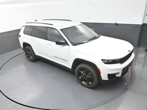 Used 2025 Jeep Grand Cherokee L Limited w/ Black Appearance Package AWD/4WD image 23