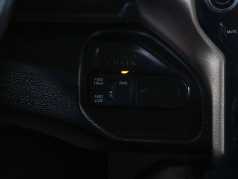 Used 2024 RAM 2500 Laramie AWD/4WD image 22