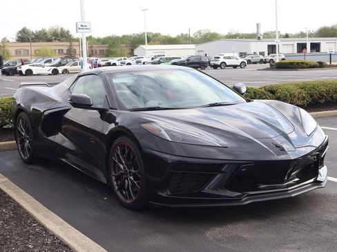 Used 2023 Chevrolet Corvette Stingray Premium Conv w/ Z51 Performance Package image 3