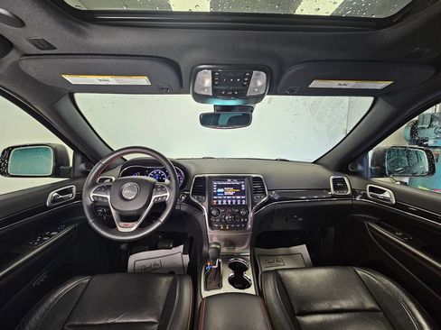 Used 2018 Jeep Grand Cherokee Trailhawk w/ Trailhawk Luxury Group AWD/4WD image 12
