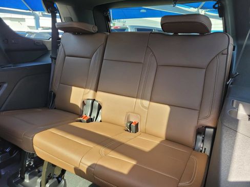 New 2026 Chevrolet Tahoe High Country w/ LPO, Illumination Package AWD/4WD image 8