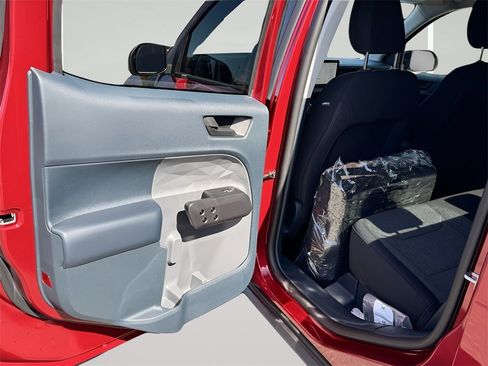 New 2025 Ford Maverick XLT w/ XLT Luxury Package image 17