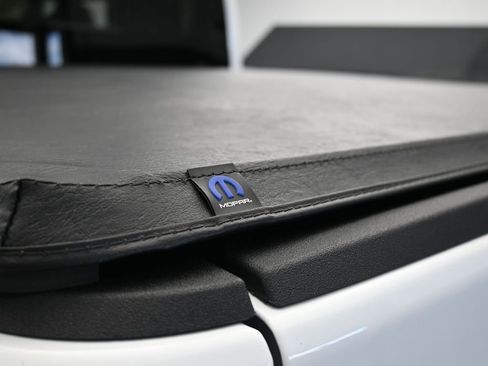 Used 2024 Jeep Gladiator Sport image 24