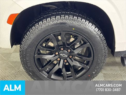 Used 2023 Chevrolet Suburban Z71 w/ Z71 Off-Road Package image 12