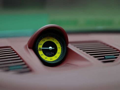 Used 2024 Porsche 911 Carrera w/ Premium Package image 39