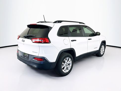 Used 2016 Jeep Cherokee Sport image 9