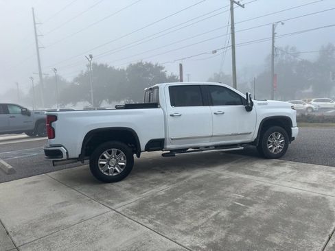 Used 2025 Chevrolet Silverado 2500 High Country w/ Technology Package image 6