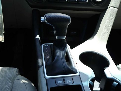 Used 2022 Kia Sportage LX FWD image 17