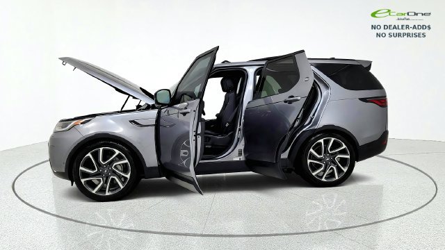 Used 2025 Land Rover Discovery S AWD/4WD image 14