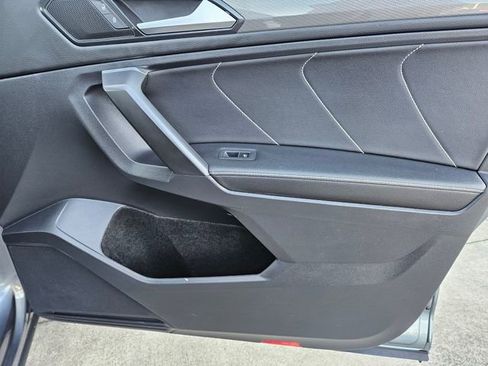 Used 2022 Volkswagen Tiguan SE R-Line image 22