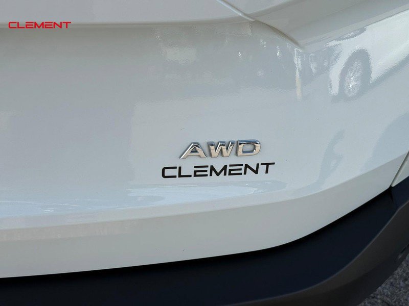 Used 2023 Nissan Rogue S AWD/4WD image 4
