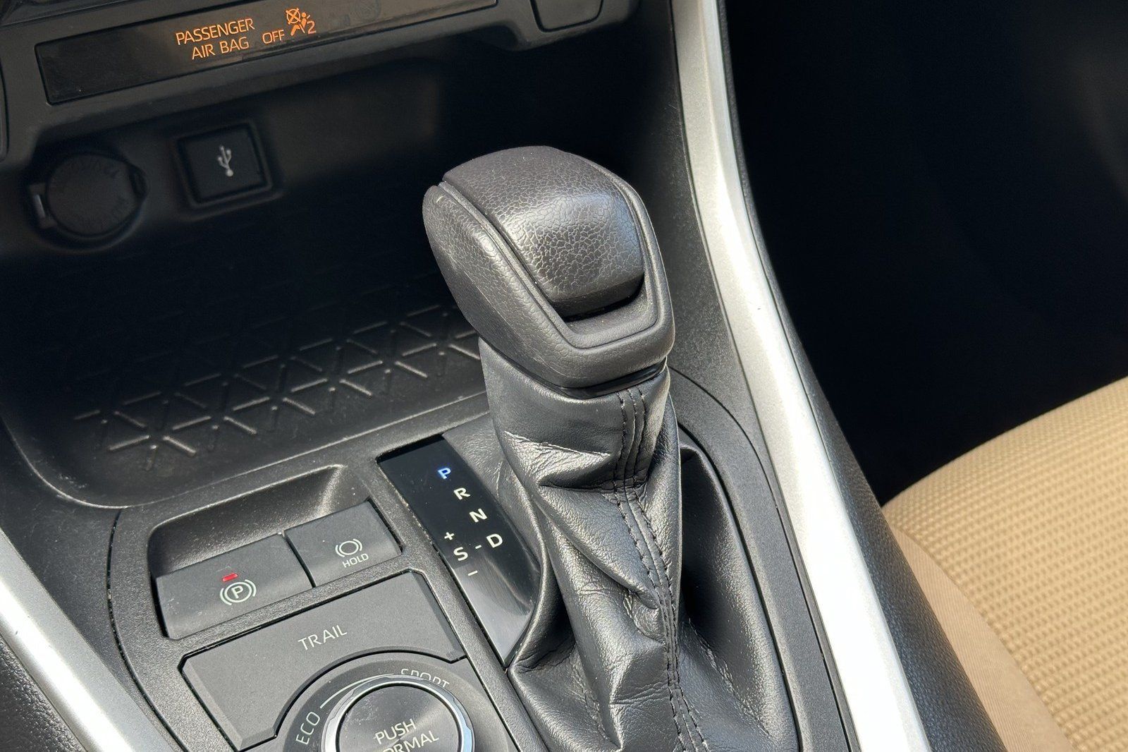Certified 2021 Toyota RAV4 LE AWD/4WD image 22