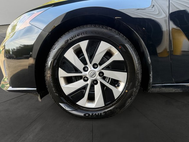 Used 2024 Nissan Altima 2.5 S FWD image 9
