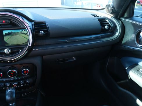 Used 2017 MINI Cooper Clubman FWD image 23