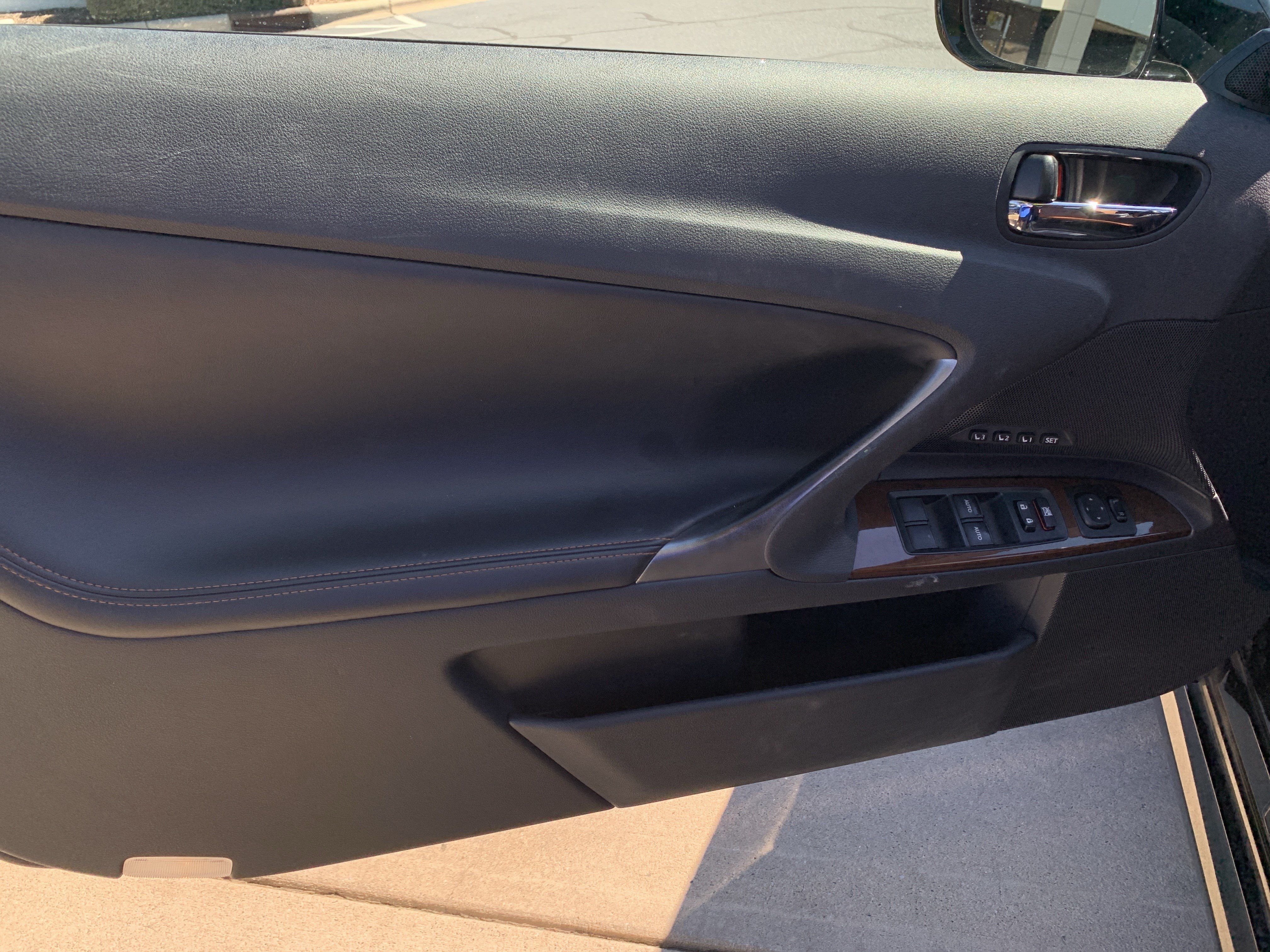 Used 2012 Lexus IS 250C w/ Luxury Pkg RWD image 14