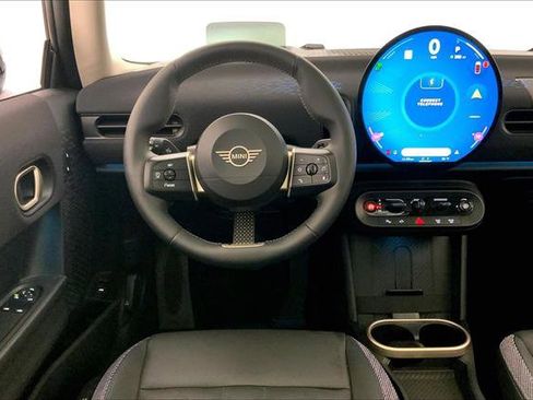 Certified 2025 MINI Cooper S image 4