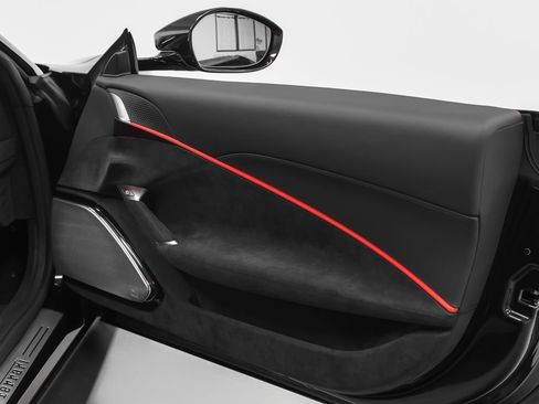 Certified 2025 Ferrari Roma Spider RWD image 31