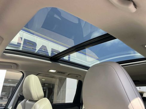 Used 2019 Subaru Ascent Limited image 11