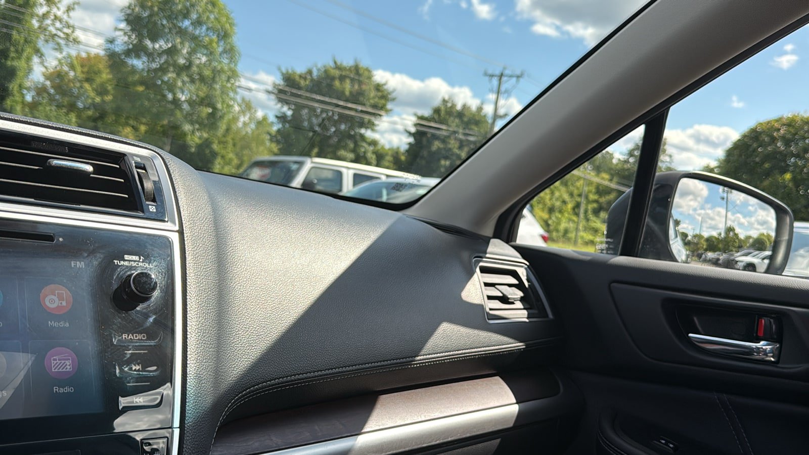 Used 2019 Subaru Outback 2.5i Limited AWD/4WD image 18