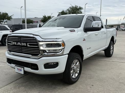 Used 2024 RAM 2500 Laramie w/ Safety Group AWD/4WD image 9