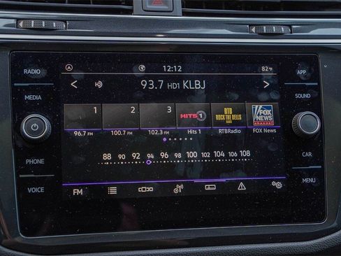 New 2024 Volkswagen Tiguan SE R-Line image 18