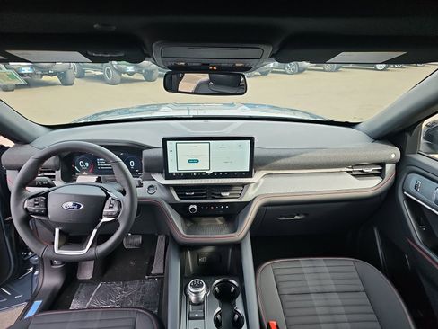 New 2026 Ford Explorer ST-Line w/ ST-Line Street Pack image 13