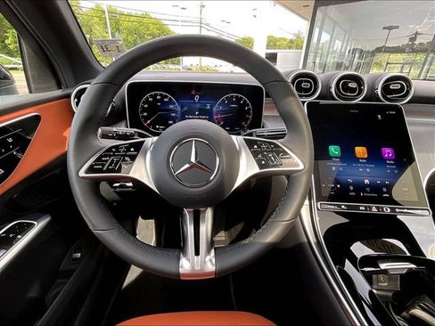 Used 2026 Mercedes-Benz GLC 300 4MATIC image 10