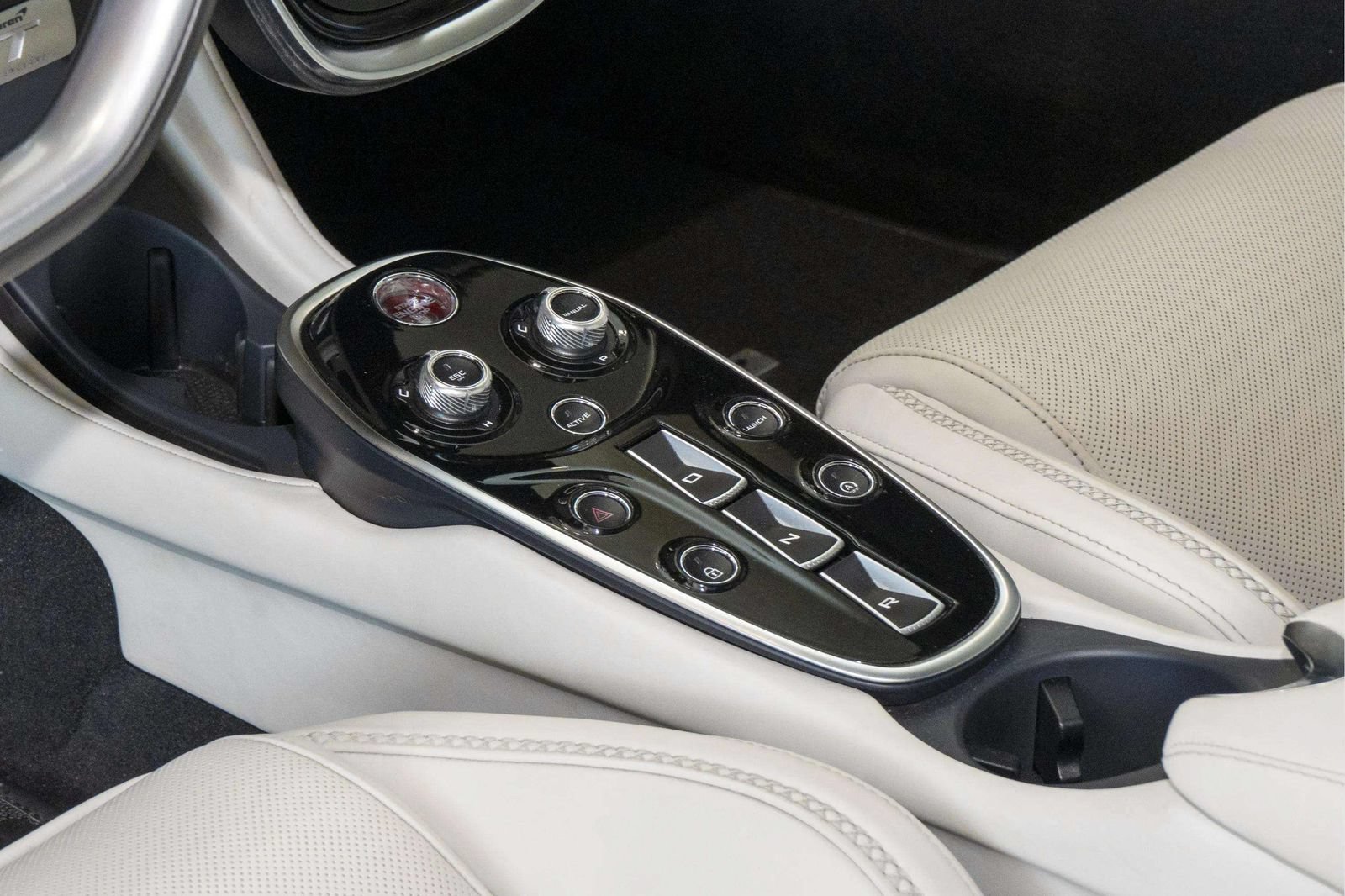Used 2023 McLaren GT RWD image 28