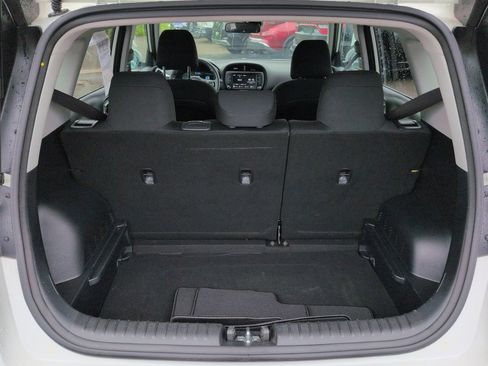 Used 2025 Kia Soul LX w/ LX Technology Package FWD image 13