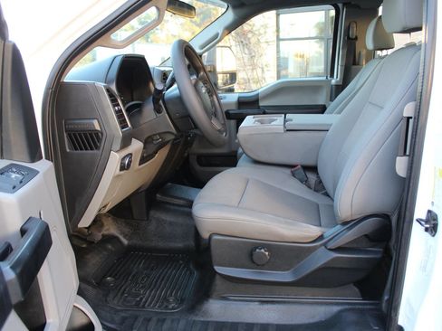 Used 2020 Ford F250 XL w/ Power Equipment Group AWD/4WD image 9