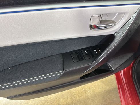 Used 2015 Toyota Corolla LE FWD image 27