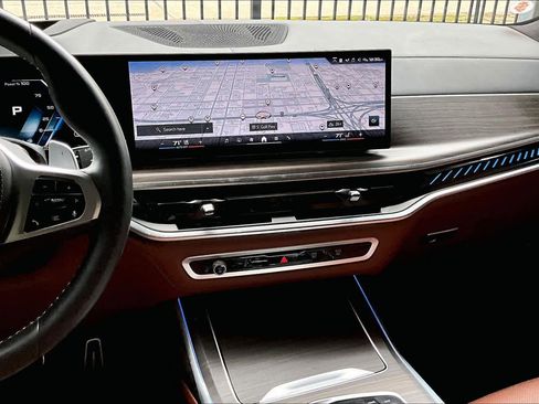 Used 2024 BMW X7 M60i image 6