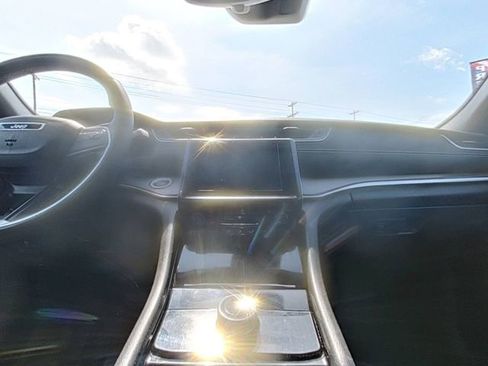 Used 2023 Jeep Grand Cherokee L Laredo image 25