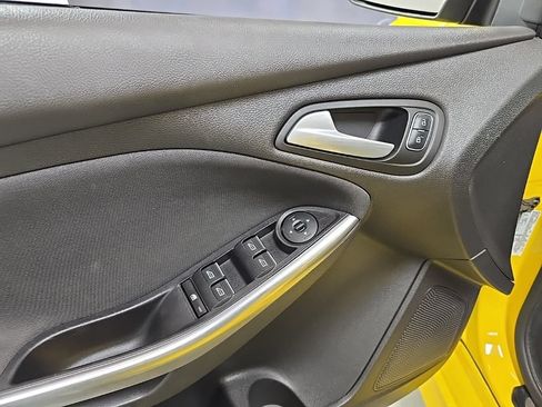 Used 2017 Ford Focus ST FWD image 13
