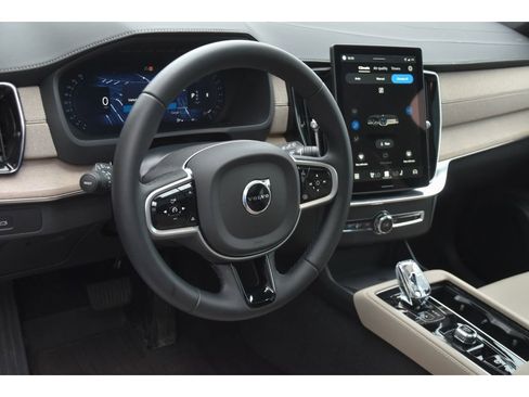 Certified 2026 Volvo XC90 B5 Core w/ Protection Package Premier AWD/4WD image 13