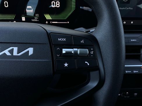 Used 2025 Kia K4 LXS image 35