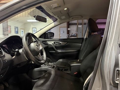 Used 2018 Nissan Rogue Sport S w/ S Appearance Package image 9