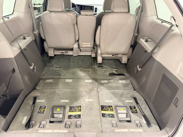 Used 2017 Toyota Sienna XLE w/ XLE Navigation Package FWD image 36