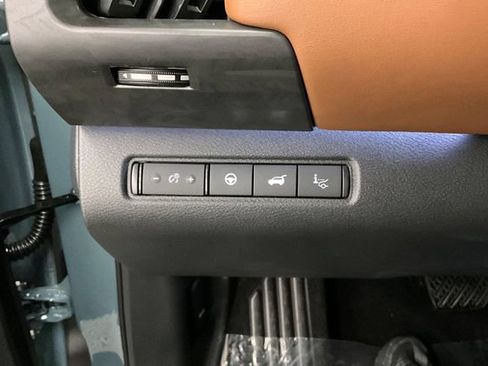 New 2026 Nissan Pathfinder Platinum AWD/4WD image 31