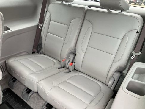 Used 2019 GMC Acadia SLT w/ LPO, Cargo Package image 23