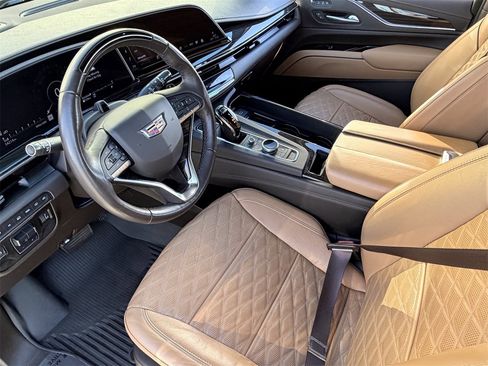 Certified 2022 Cadillac Escalade ESV Sport w/ Touring Package image 18