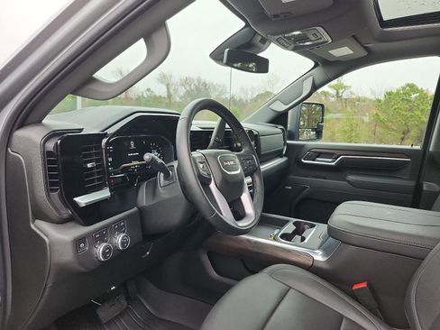 Certified 2025 GMC Sierra 2500 SLT w/ SLT Premium Package image 16