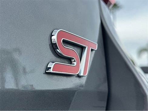 Used 2022 Ford Explorer ST image 23