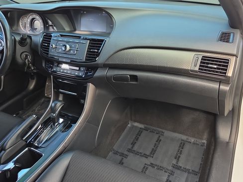 Used 2016 Honda Accord Sport image 17