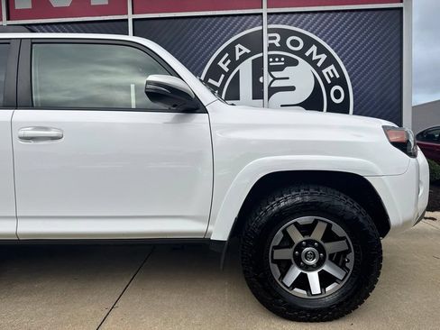 Used 2020 Toyota 4Runner TRD Off-Road Premium w/ Moonroof Package AWD/4WD image 3