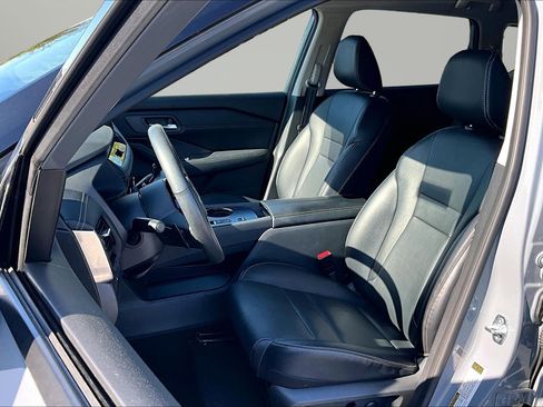 Used 2024 Nissan Rogue SL FWD image 22