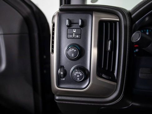 Used 2017 GMC Sierra 3500 Denali image 35