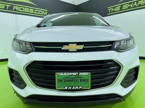 Used 2021 Chevrolet Trax LS w/ Tint and Cruise Package FWD image 3