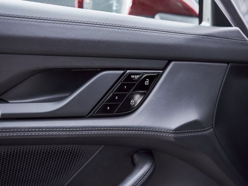 Used 2021 Porsche Taycan 4S image 33