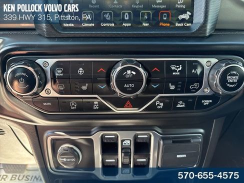 Used 2022 Jeep Wrangler Unlimited Sahara w/ Cold Weather Group AWD/4WD image 24